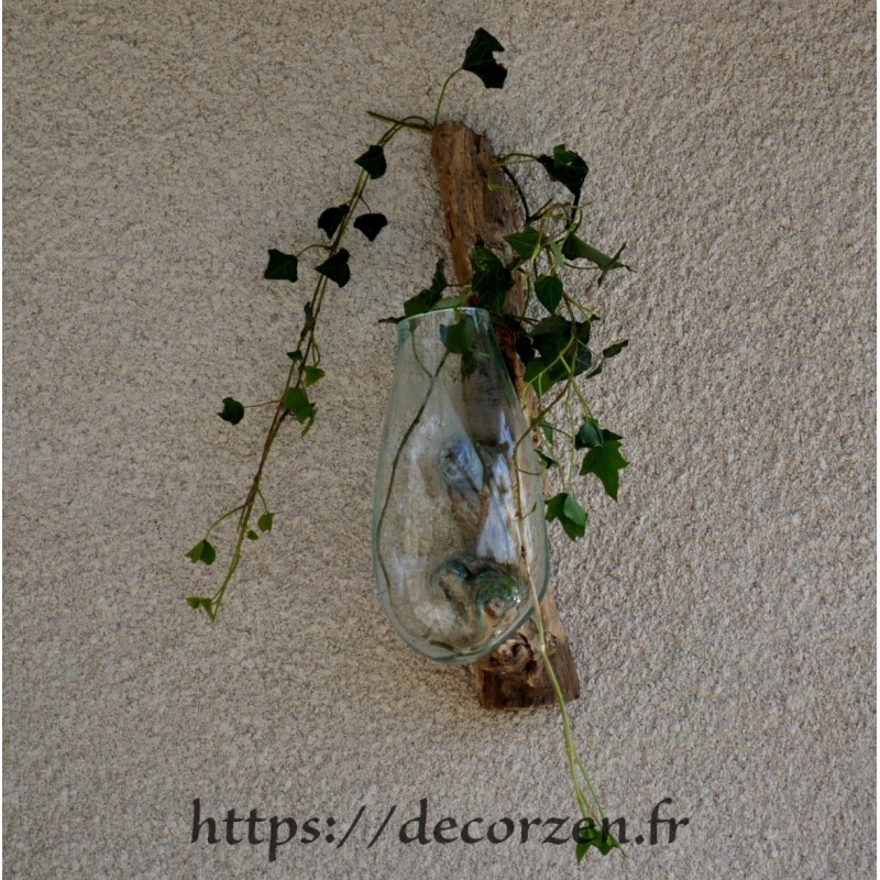 Vase ou aquarium en applique murale en verre recyclé moulé en fusion sur le bois