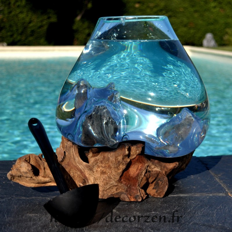 Aquarium ou vase en verre recyclé soufflé à la bouche en fusion sur du bois flotté, le vase est amovible pour le laver Aquarium ou vase en verre recyclé soufflé à la bouche en fusion sur du bois flotté, le vase est amovible pour le laver