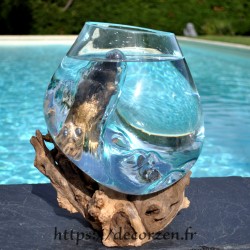 Aquarium ou  vase en verre recyclé soufflé à la bouche en fusion sur du bois flotté, le vase est amovible pour le lavage