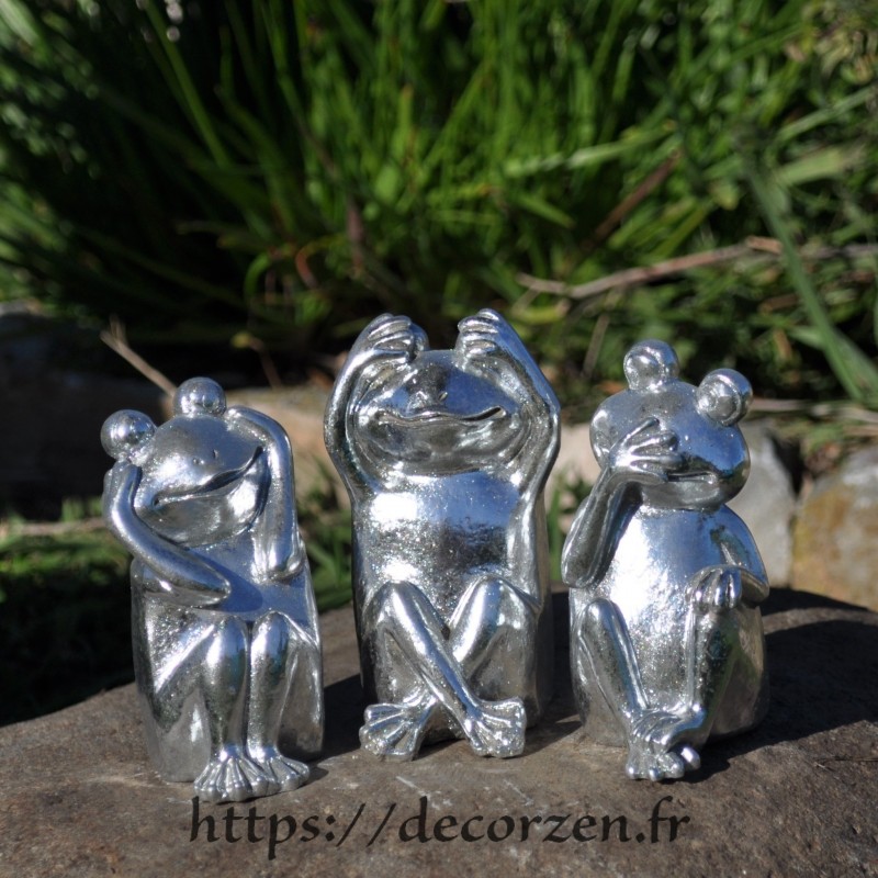 3 grenouilles de la sagesse, je ne dis rien, je ne sais, rien, je ne vois rien, je n'entend rien; un principe de Buddha 3 grenouilles de la sagesse, je ne dis rien, je ne sais, rien, je ne vois rien, je n'entend rien; un principe de Buddha
