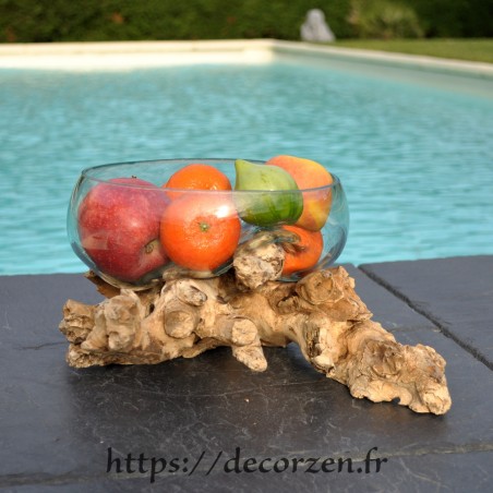 Terrarium, bonbonnière ou ramequin à apéro en verre recyclé soufflé coulé en fusion sur du bois flotté. Terrarium, bonbonnière ou ramequin à apéro en verre recyclé soufflé coulé en fusion sur du bois flotté.