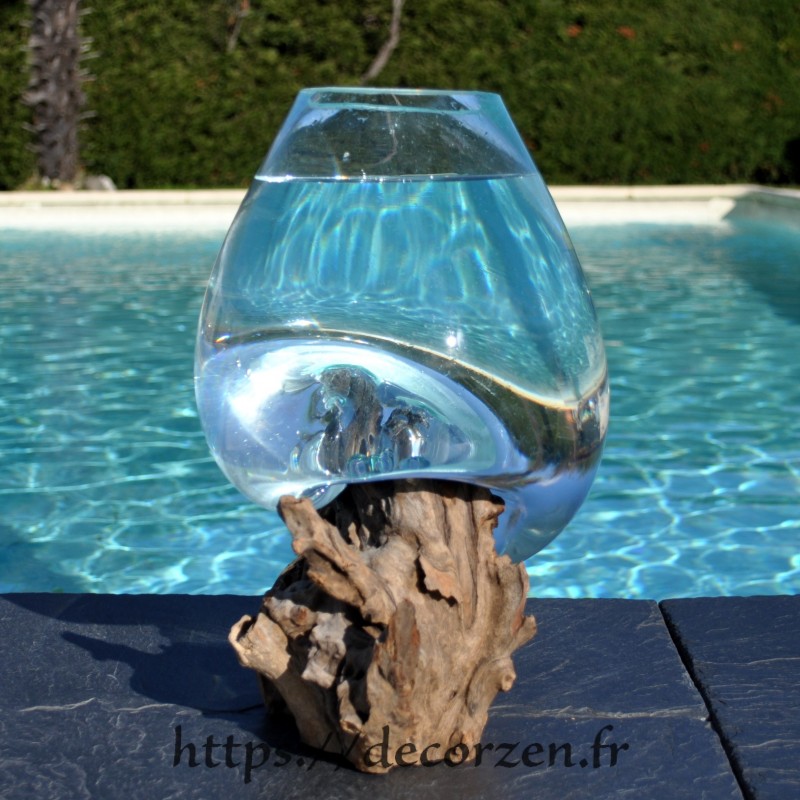 verre recyclé soufflé sur du bois verre recyclé soufflé sur du bois