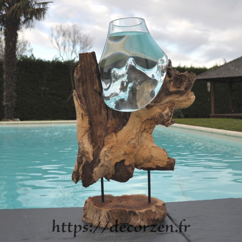 Aquarium ou gros vase en verre soufflé et moulé en fusion sur le bois, le verre est amovible Aquarium ou gros vase en verre soufflé et moulé en fusion sur le bois, le verre est amovible