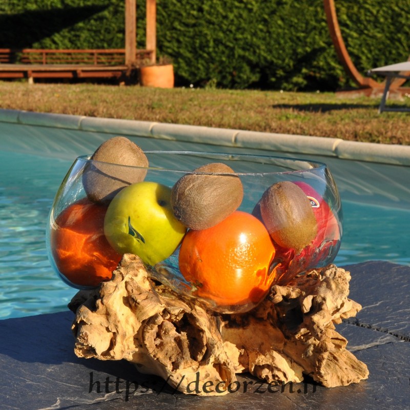 Terrarium, bonbonnière ou saladier à apéro en verre recyclé soufflé coulé en fusion sur du bois flotté. Terrarium, bonbonnière ou saladier à apéro en verre recyclé soufflé coulé en fusion sur du bois flotté.