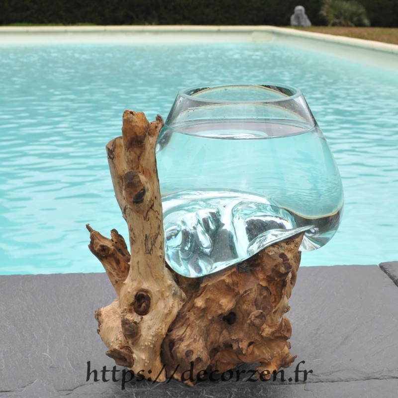 Verre à cocktail ou vase en verre recyclé soufflé en fusion sur du bois flotté, le vase est amovible Verre à cocktail ou vase en verre recyclé soufflé en fusion sur du bois flotté, le vase est amovible