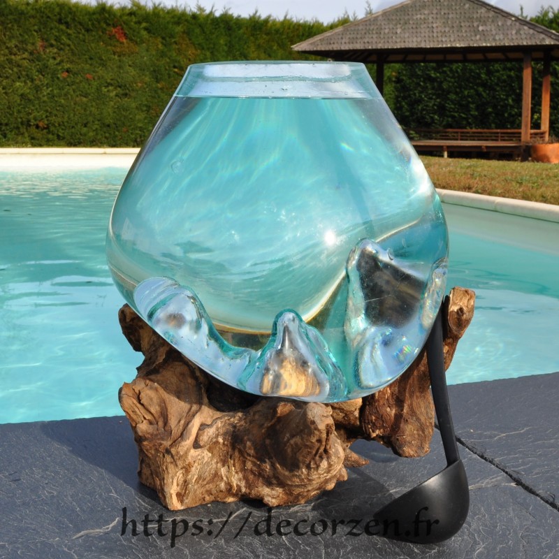 Aquarium ou bol à punch en verre recyclé soufflé à la bouche en fusion sur du bois flotté, le vase est amovible pour le laver Aquarium ou bol à punch en verre recyclé soufflé à la bouche en fusion sur du bois flotté, le vase est amovible pour le laver