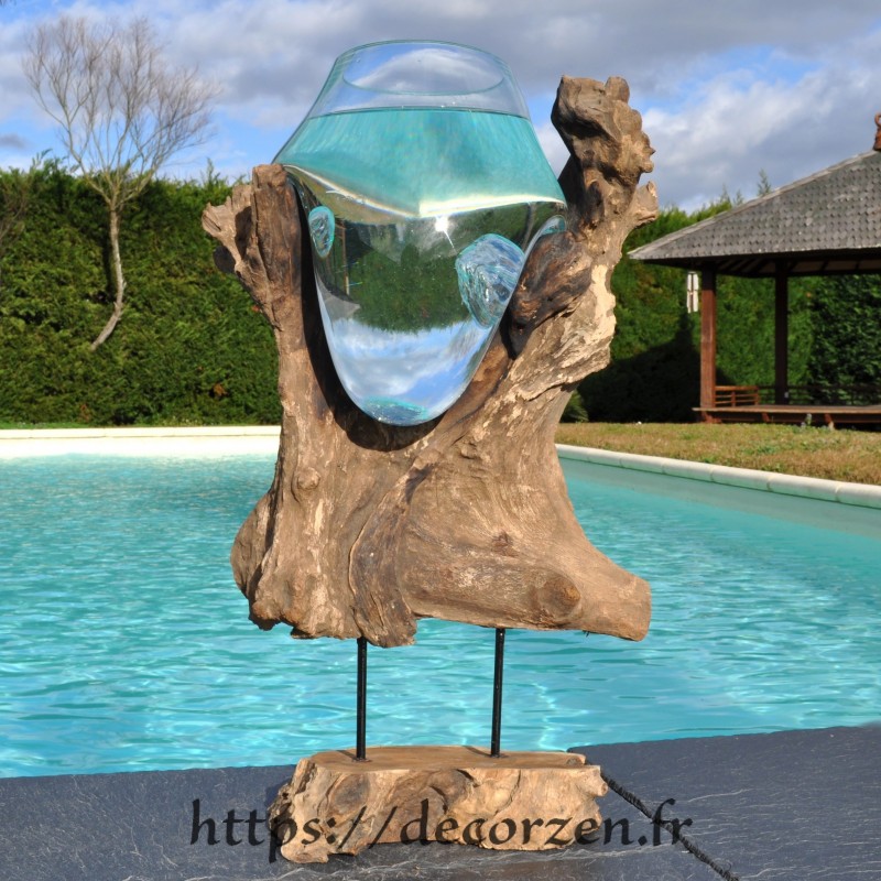 Aquarium ou gros vase en verre soufflé et moulé en fusion sur le bois, le verre est amovible Aquarium ou gros vase en verre soufflé et moulé en fusion sur le bois, le verre est amovible