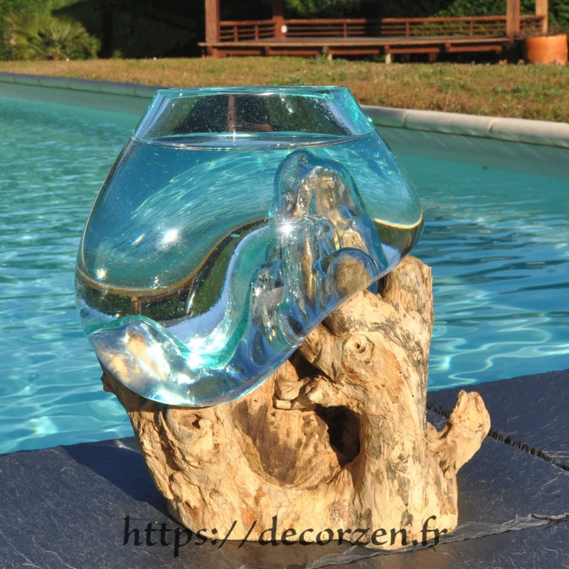 Verre à cocktail ou vase en verre recyclé soufflé en fusion sur du bois flotté, le vase est amovible Verre à cocktail ou vase en verre recyclé soufflé en fusion sur du bois flotté, le vase est amovible