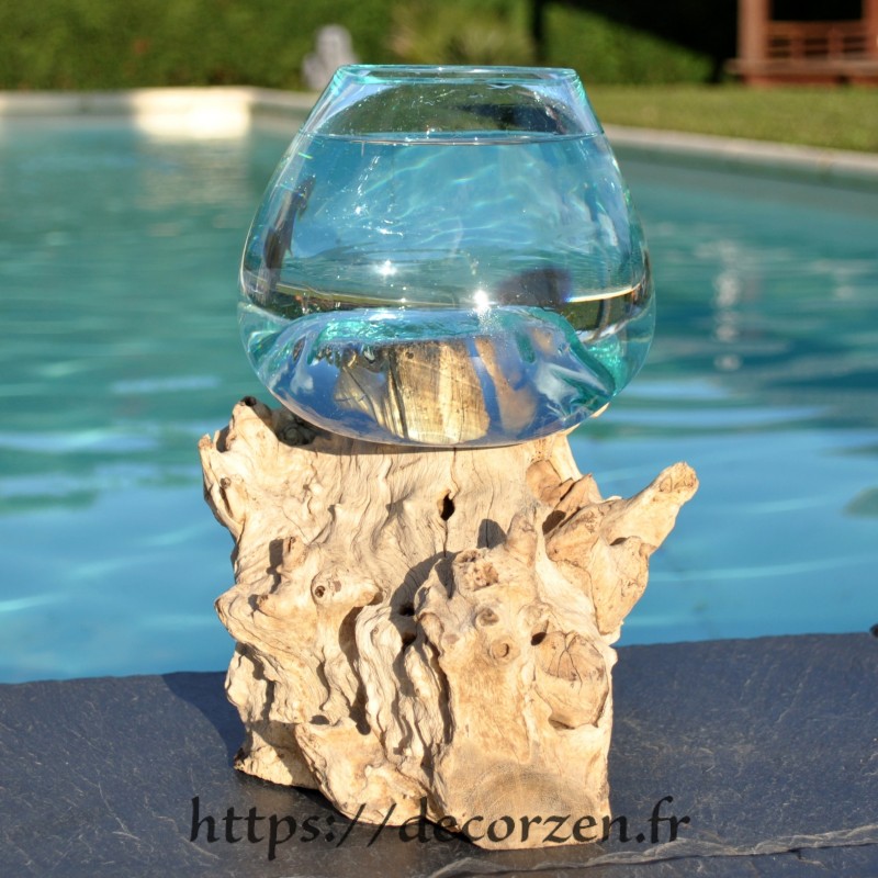 Verre à cocktail ou vase en verre recyclé soufflé en fusion sur du bois flotté, le vase est amovible Verre à cocktail ou vase en verre recyclé soufflé en fusion sur du bois flotté, le vase est amovible