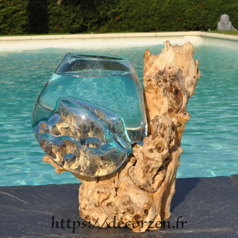 Verre à cocktail ou vase en verre recyclé soufflé en fusion sur du bois flotté, le vase est amovible Verre à cocktail ou vase en verre recyclé soufflé en fusion sur du bois flotté, le vase est amovible