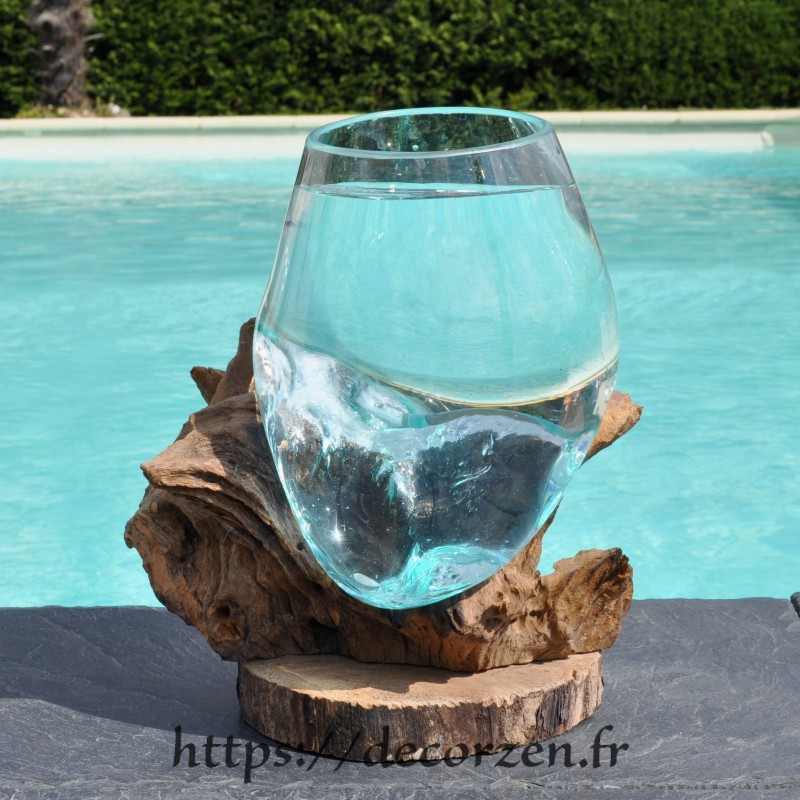 Verre à cocktail ou vase en verre recyclé soufflé en fusion sur du bois flotté, le vase est amovible Verre à cocktail ou vase en verre recyclé soufflé en fusion sur du bois flotté, le vase est amovible