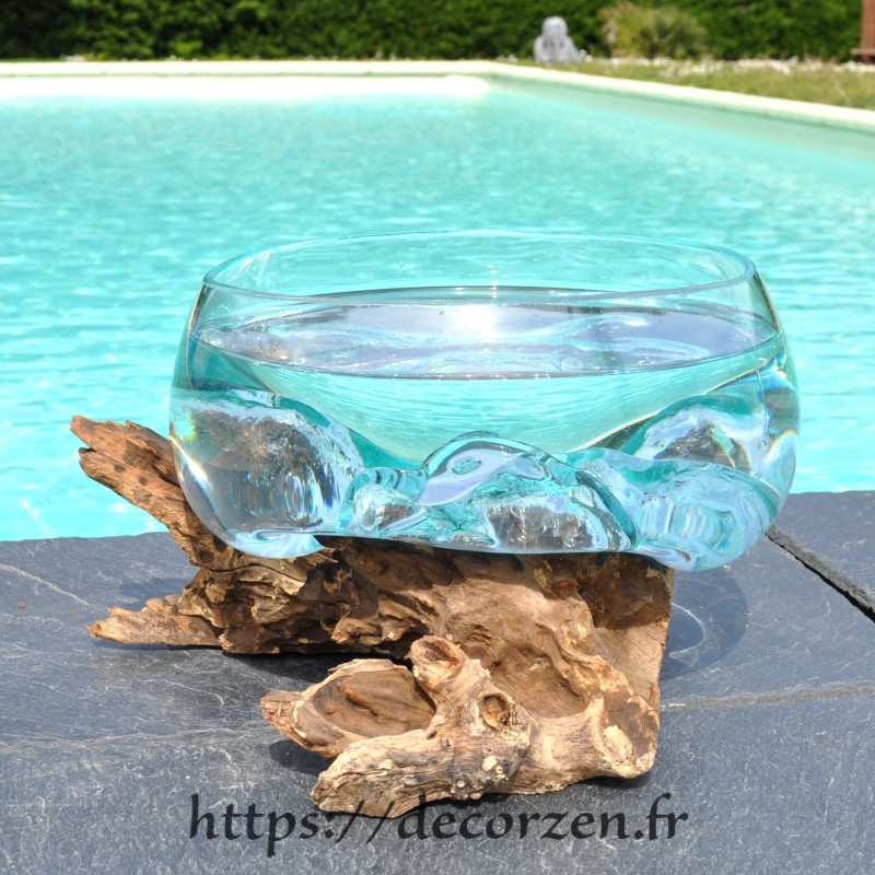 Terrarium, bonbonnière ou ramequin à apéro en verre recyclé soufflé en fusion sur du bois flotté.