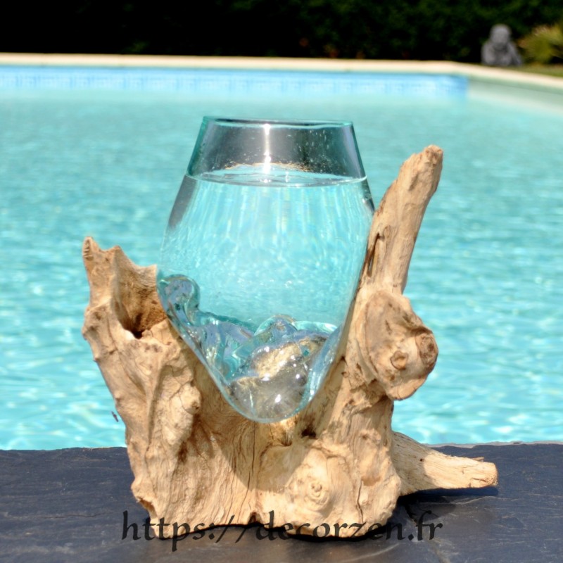 Verre à cocktail ou  vase en verre recyclé soufflé à la bouche en fusion sur du bois flotté, le vase est amovible pour le lavage
