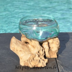 Terrarium ou ramequin apéro en verre recyclé soufflé en fusion sur du bois flotté. Le verre s'enlève pour le lavage