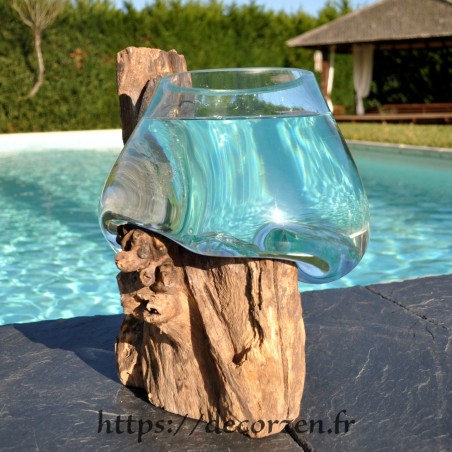 Bol à cocktail ou vase en verre recyclé soufflé en fusion sur du bois flotté, le vase est amovible pour le laver Bol à cocktail ou vase en verre recyclé soufflé en fusion sur du bois flotté, le vase est amovible pour le laver