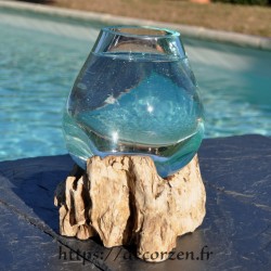 Verre à cocktail ou vase en verre recyclé soufflé à la bouche en fusion sur du bois flotté, le vase est amovible pour le laver