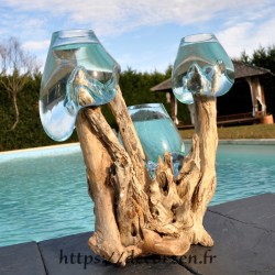 Trois vases en verre recyclé soufflés en fusion sur du bois flotté, ils passent au lave-vaisselle.