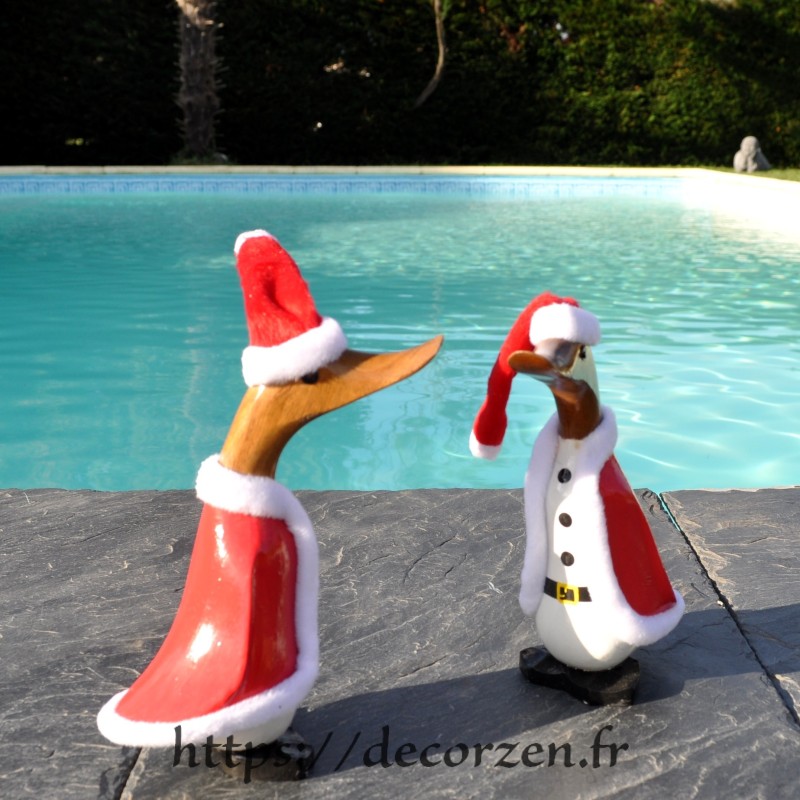Canard Père Noël humoristique en bois sculpté CB211.020
