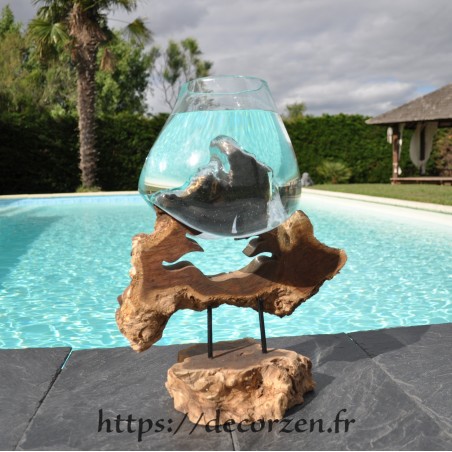 Aquarium ou bol à punch en verre soufflé et moulé en fusion sur le bois Aquarium ou bol à punch en verre soufflé et moulé en fusion sur le bois