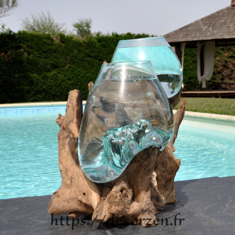Vase, bol à punch ou aquarium en verre soufflé coulé en fusion sur du bois de teck flotté