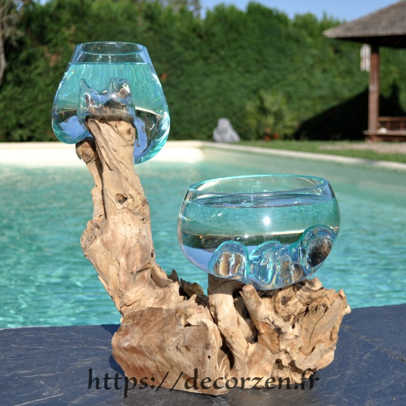 1 vase et 1 terrarium en verre recyclé soufflé en fusion directement sur du bois flotté, les vases sont amovibles pour les laver