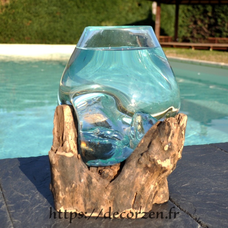 Verre à cocktail ou  vase en verre recyclé soufflé en fusion sur du bois flotté, le vase est amovible pour le laver
