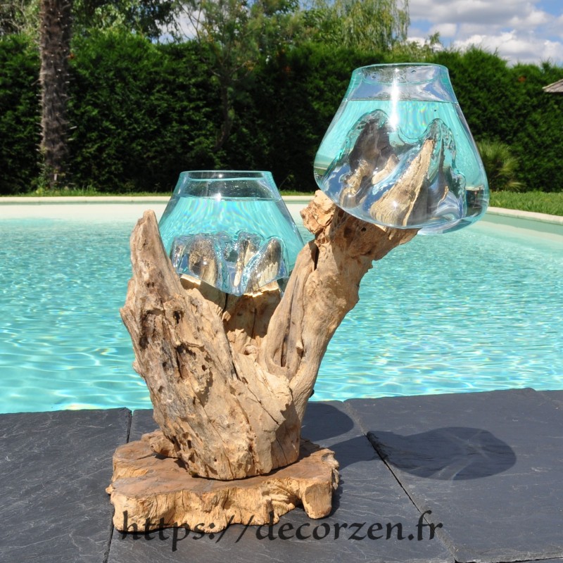 2 aquariums en verre recyclé soufflés en fusion directement sur du bois flotté, les verres sont amovibles
