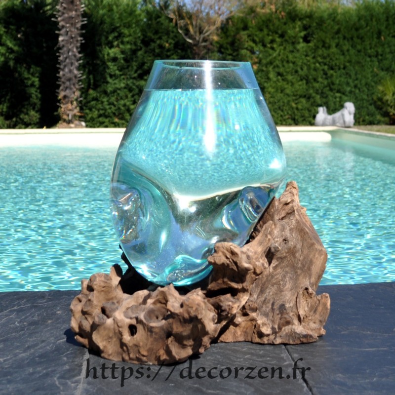 Aquarium ou  bol à punch en verre recyclé soufflé à la bouche en fusion sur du bois flotté, le vase est amovible