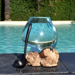 Vase, bol à punch ou aquarium en verre fondu soufflé en fusion sur du bois flotté, le vase est amovible