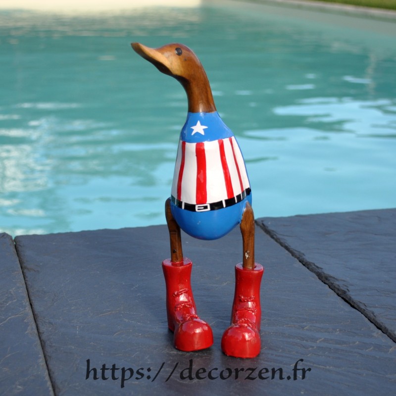 Grand canard humoristique Capitain America en bois sculpté CB211.007
