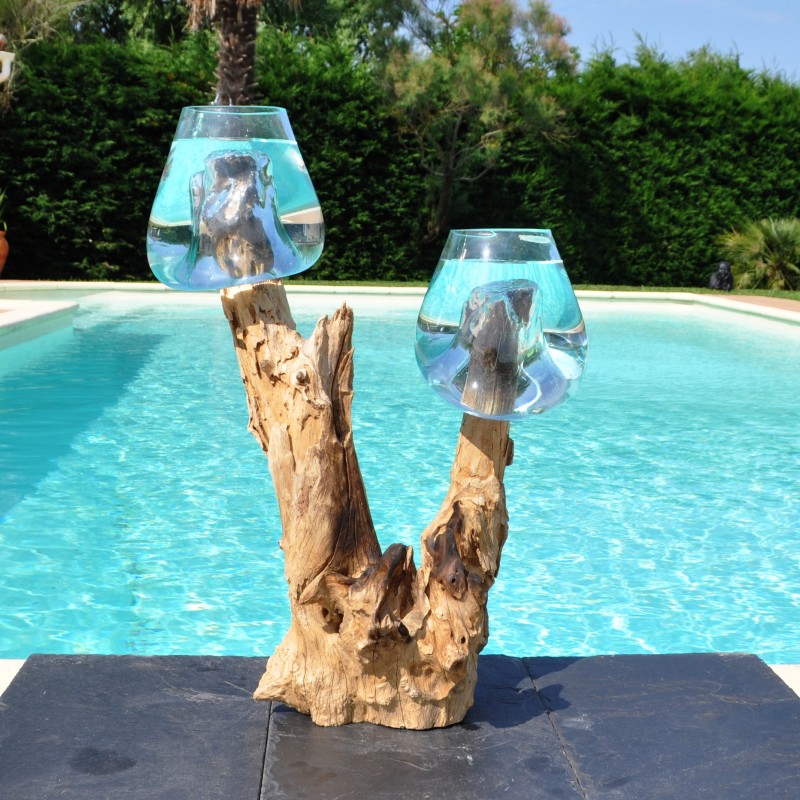 2 aquariums en verre recyclé soufflé en fusion directement sur du bois flotté, les verres sont amovibles