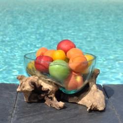 Saladier ou ramequin en verre recyclé soufflé à la bouche en fusion sur du bois flotté.