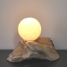 Une merveilleuse lampe en bois flotté et coton