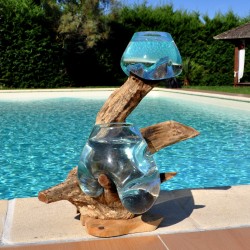 2 aquariums en verre recyclé soufflé en fusion directement sur du bois flotté, les verres sont amovibles