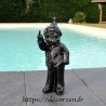 Nain de jardin faisant doigt d'honneur