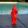 Nain de jardin insolent montrant un doigt d'honneur