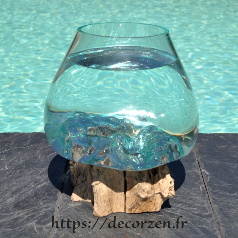 Verre moulé sur du bois