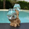 Deux aquariums en verre recyclé soufflé en fusion directement sur du bois flotté, les verres sont amovibles