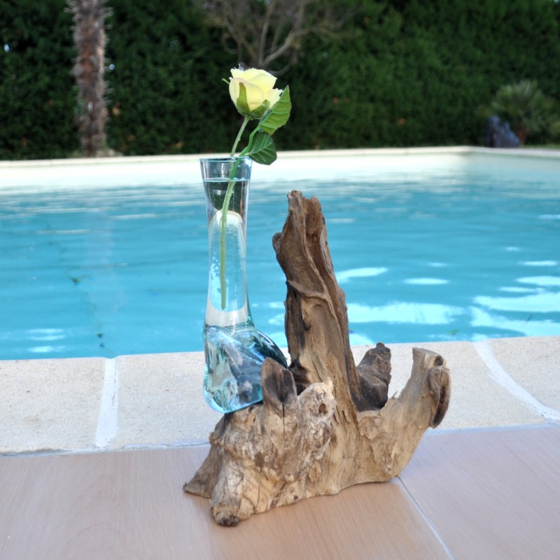 Verre soufflé sur bois