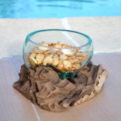 Terrarium, saladier ou ramequin en verre recyclé soufflé coulé en fusion sur du bois flotté.