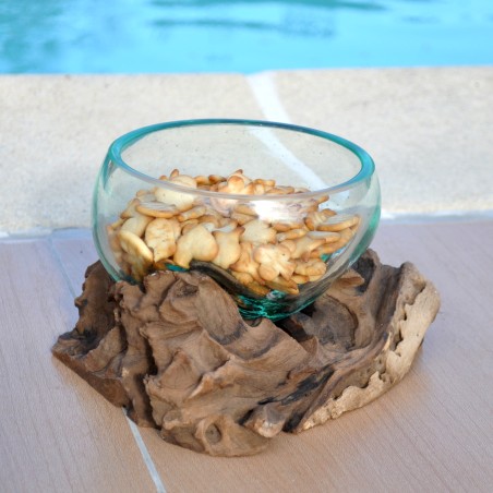 Terrarium, saladier ou ramequin en verre recyclé soufflé coulé en fusion sur du bois flotté.
