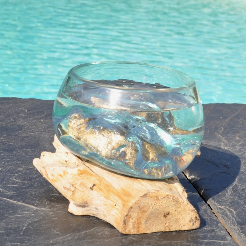 Ramequin apéro ou terrarium en verre recyclé soufflé en fusion sur du bois flotté.