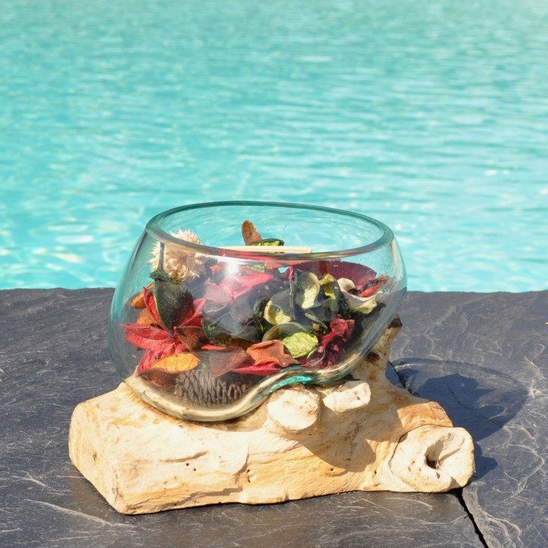 Terrarium ou ramequin apéro en verre recyclé soufflé en fusion sur du bois flotté. Le verre s'enlève pour le lavage