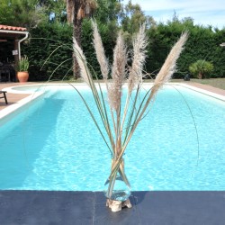 Vase en verre recyclé soufflé en fusion sur du bois flotté