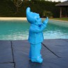 Celui-ci est un nain de jardin faisant un doigt d'honneur.