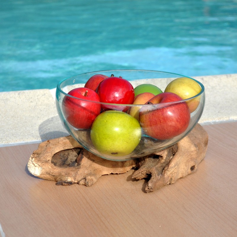 Ce saladier ou ramequin a été fait en verre recyclé soufflé à la bouche en fusion sur du bois flotté.