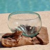 Ramequin en verre recyclé soufflé sur du bois flotté