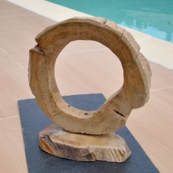 Une superbe sculpture naturelle en bois de teck