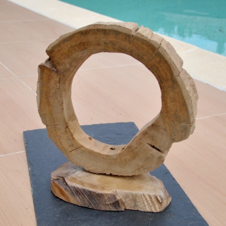 Une superbe sculpture naturelle en bois de teck