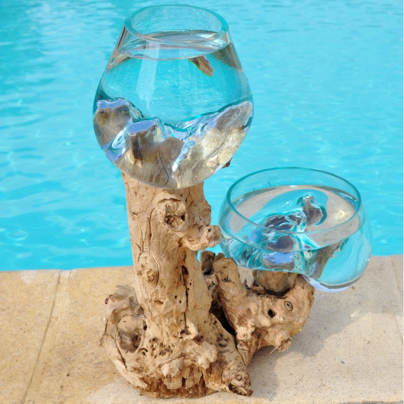 1 vase et un terrarium en verre recyclé soufflé en fusion directement sur du bois flotté, les verres sont amovibles